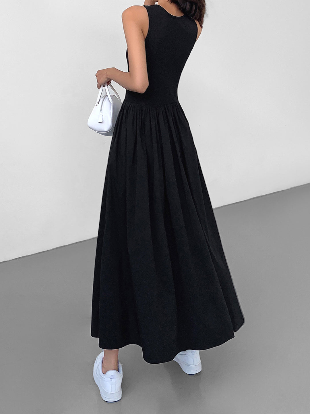 Lucy - Sleeveless Maxi Dress